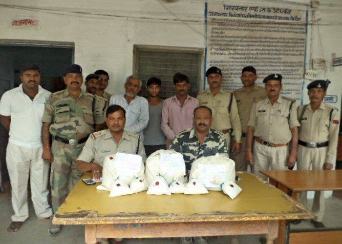 men arrested with henk इन्दरगढ पुलिस ने पकडा 80 हजार का गांजा, तीन आरोपी गिफ्तार