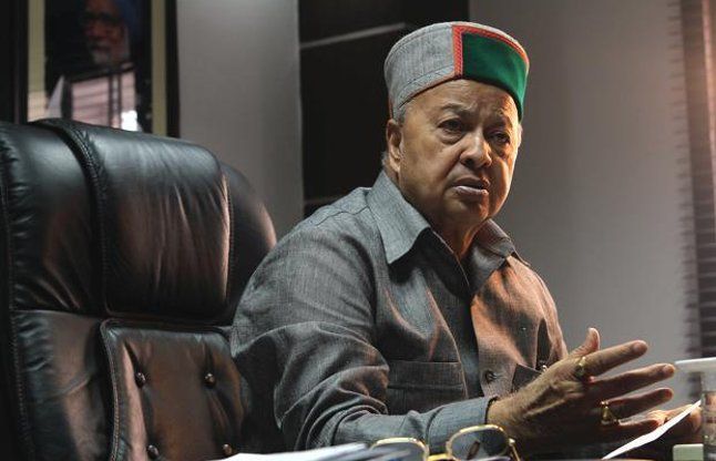 Himachal Pradesh CM Virbhadra Singh वीरभद्र सिंह की बढ़ी मुश्किलें, पटियाला हाउस कोर्ट ने जारी किया समन