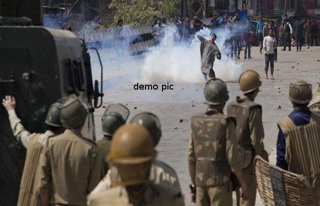 Protest सेना की गोलीबारी में 2 युवकों की मौत, जम्मू-कश्मीर में तनाव