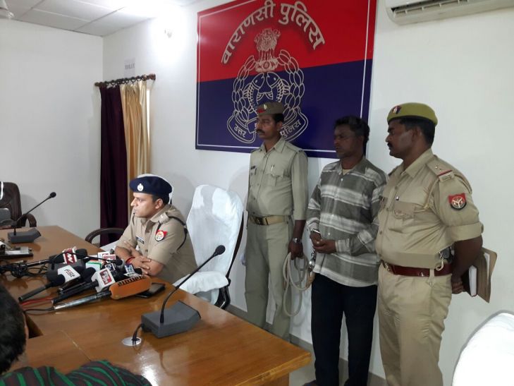 varanasi police arrested mobster उज्जैन में डाली थी चित्रकूट के डकैत विष्णु ने पहली डकैती