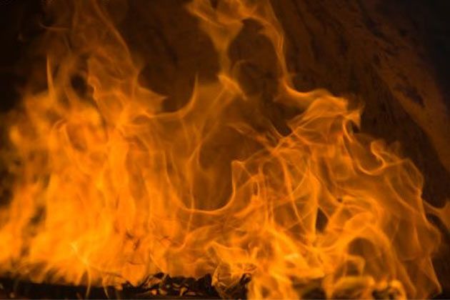 wife brother burnt पत्नी नहीं निकली बाहर तो साले को जिंदा फूंक दिया