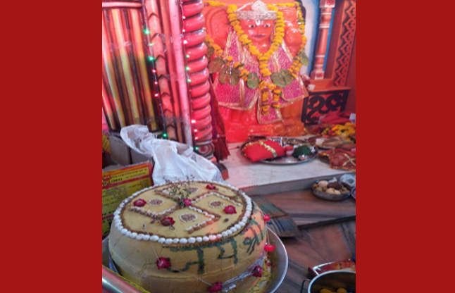 hanuman 'हनुमान जयंती' पर बना 71 किलो का ये विशेष केक, देखने उमड़े भक्त