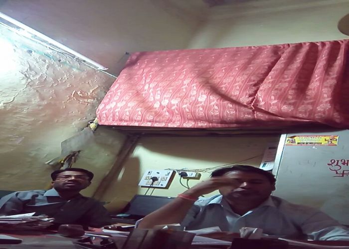 shivpuri पार्षद पति ने नपाकर्मी को पीटा