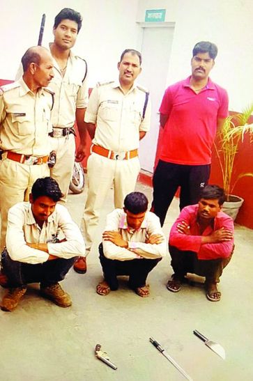 arrest three criminal कट्टा और छुरा लेकर घूमते तीन बदमाश पकड़े