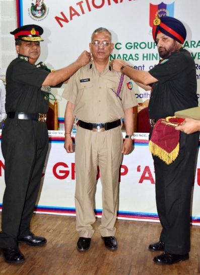 bhu vc title of colonel बनारस हिंदू विश्वविद्यालय के कुलपति ने पहली कर्नल की वर्दी