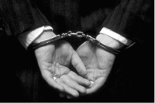 arrest उत्तराखंड की पुलिस ने आजमगढ़ व्यवसायी को गिरफ्तार किया
