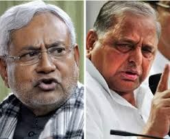 Mulayam and Nitish मुलायम तो हुए फेल, अब नीतीश की परीक्षा