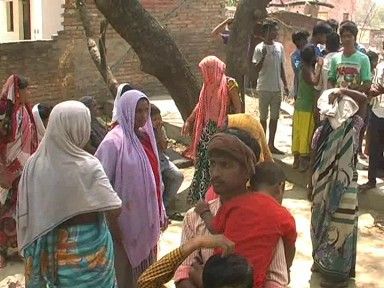 land mafia दलितों की बस्ती पर भू माफियाओ की नजर, बस्ती में लगा दी आग