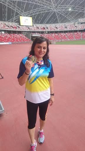 neelu काशी की उड़नपरी ने सिंगापुर में फहराया तिरंगा, पदक मां को किया समर्पित