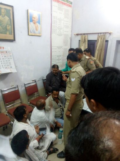 sp workers in police station थाने में