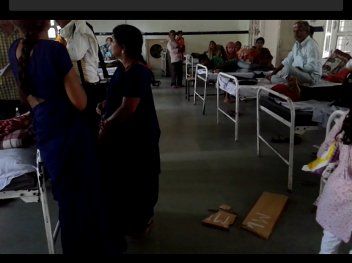 distric hospital जिला अस्पताल में तोडफ़ोड़, मारपीट, एक युवक घायल
