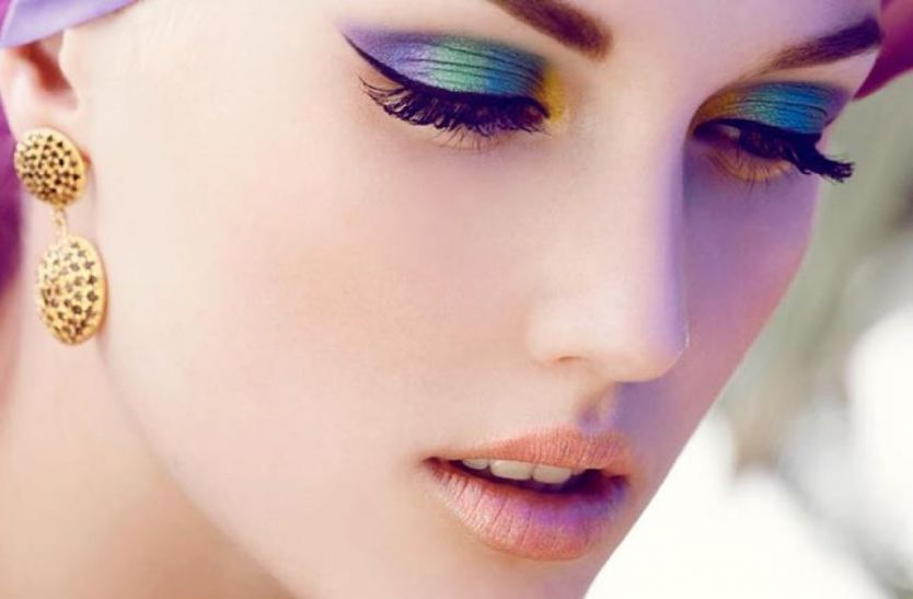 Eye Makeup In Trend Hightech Colours Used In Special Occasion Or Theme Based Party ख स Occasion य फ र Theme Party म Eye Makeup क Hightech Colours Patrika News