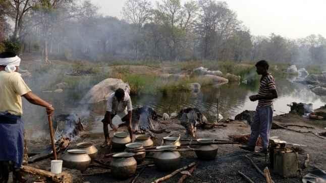 Illegal Liqueur पुलिस की सक्रियता से पकड़ी गई अवैध शराब