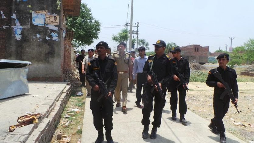 police force in azamgarh आजमगढ़ बवाल, एक कड़वा सच, जिसे पढ़कर आप विचलित हो सकते हैं