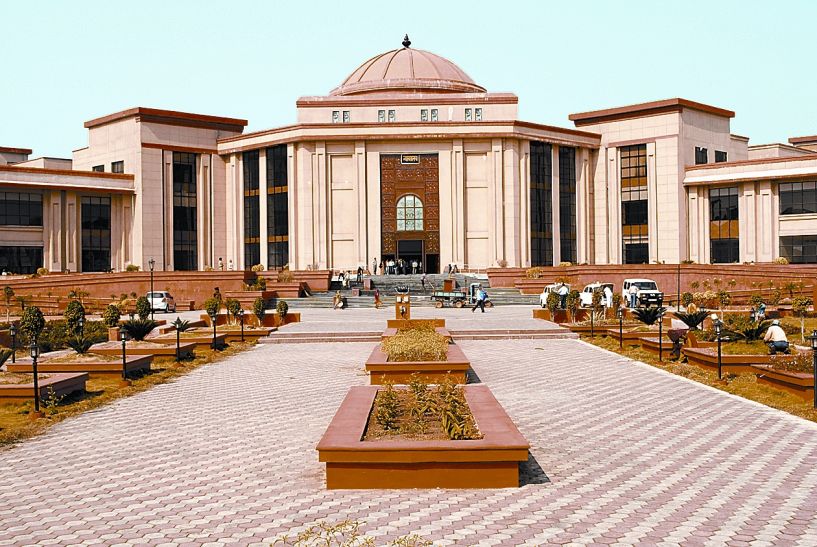 haigh court एजीएम का बर्खास्तगी आदेश हाईकोर्ट ने किया निरस्त