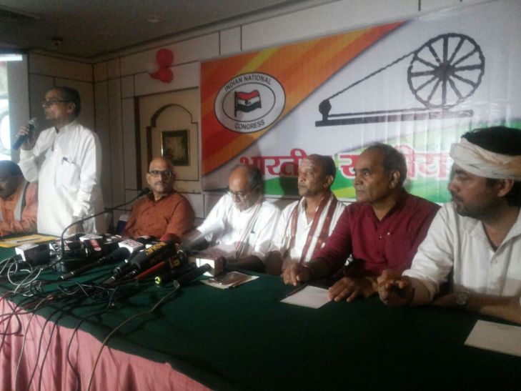 digvijay singh and others दिग्गी राजा के थाने पहुंचने की सूचना ने मचाया हड़कंप
