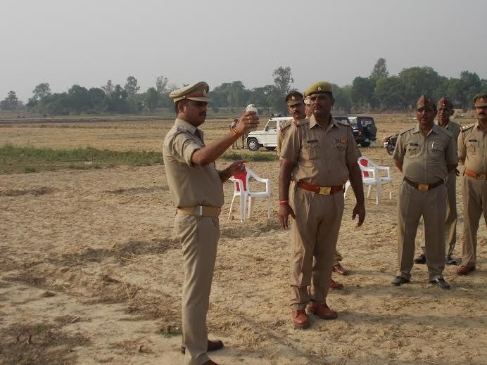 training आजमगढ में पुलिस को दी गई दंगा नियंत्रण की ट्रेनिंग