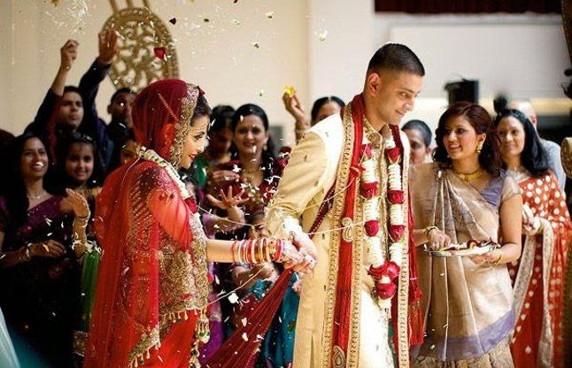 How To Take Care Of Your Expansive Wedding Dresses - शादी की महंगी