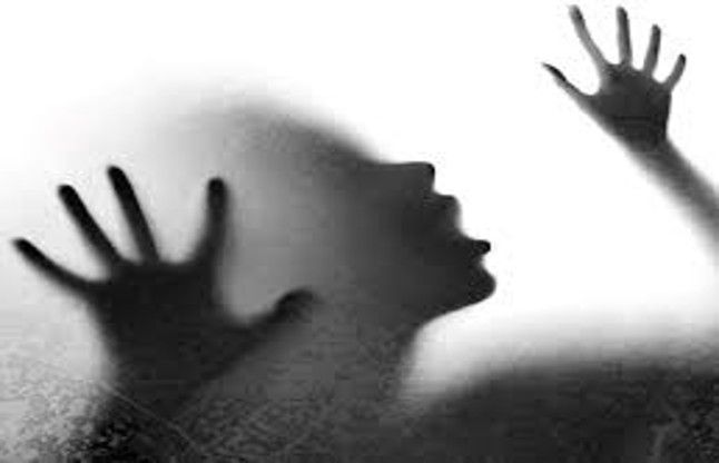 child rape खेल शिक्षक ने नाबालिग छात्रा से किया दुष्कर्म, झाड़ियों में फेंककर फरार