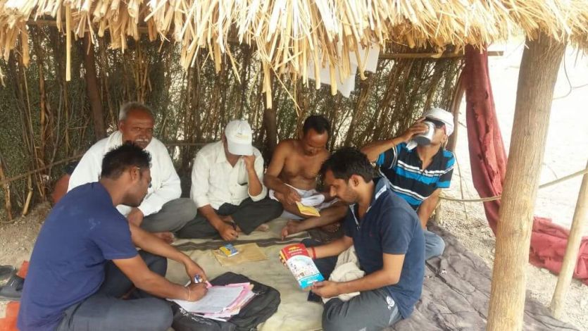 ABVP मढ़ैया में जा रहे एबीवीपी कार्यकर्ता, आखिर क्यों