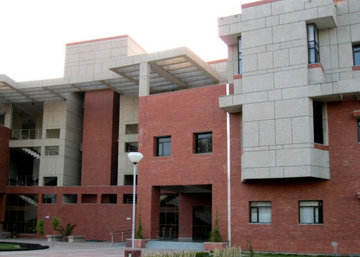 IIT Kanpur IIT के प्रोफेसर अब ऑनलाइन उपलब्ध