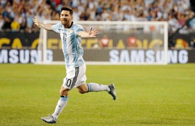 Lionel Messi चोट के बाद लौटे मेस्सी ने किया कमाल, हैट्रिक लगाकर दिलाई अर्जेंटीना को अहम जीत