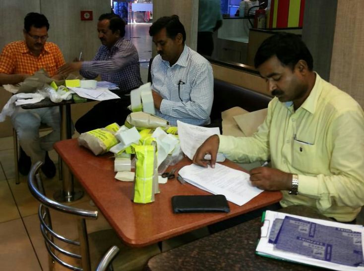 raid in mcdonalds BREAKING NEWS McDonald's में खाद्य विभाग का छापा