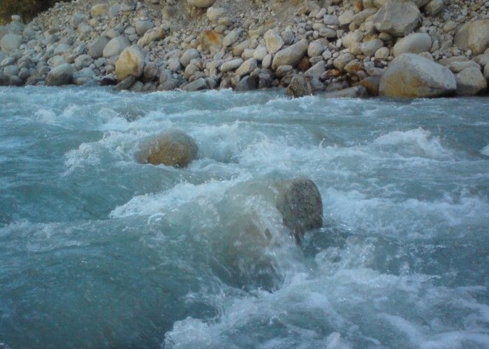 River Ganga दासी की सामाधी की सुरक्षा करती हैं गंगा