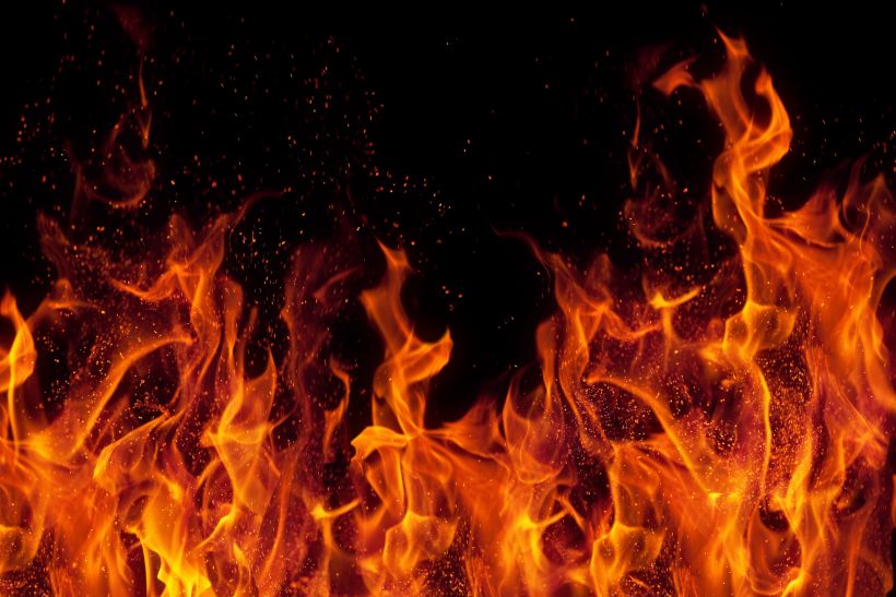 हिमाचल: फोटो लैब में अचानक भड़क गई आग, लाखों का नुक्सान हिमाचल: फोटो लैब में अचानक भड़क गई आग, लाखों का नुक्सान