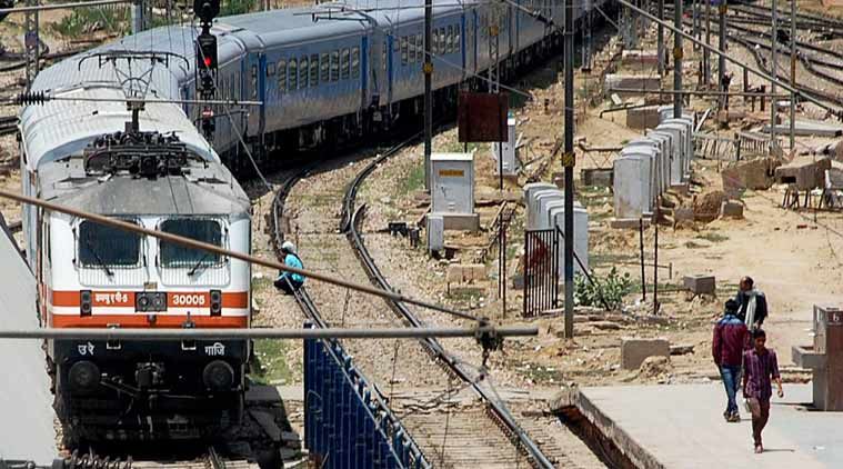shatabdi express सवाल: पहली शताब्दी ट्रेन किस स्टेशन पर सबसे पहले पहुंची थी? पढ़ें ये रोचक FACT
