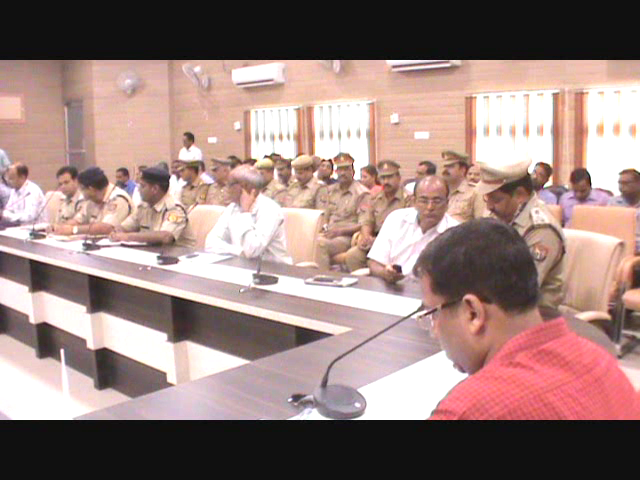 meeting डीएम और एसपी ने शांति कमेटी के सदस्यों के साथ बैठक की
