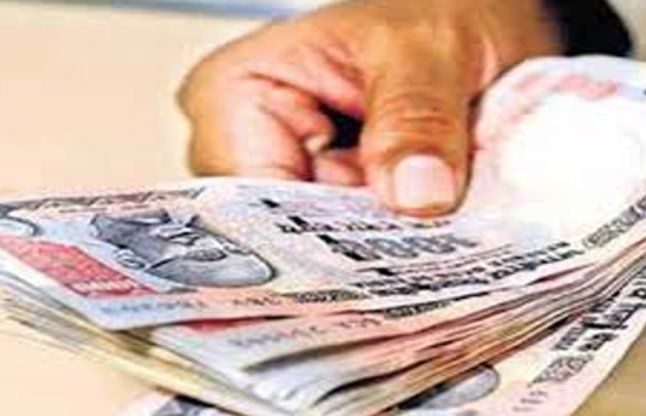 kolkata news भारत-बांग्लादेश सीमा से दो लाख के नकली नोट जब्त