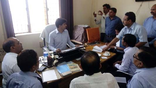 inspection RTO पहुंचे अचानक DM, अफसरों की बंधी घिग्घी
