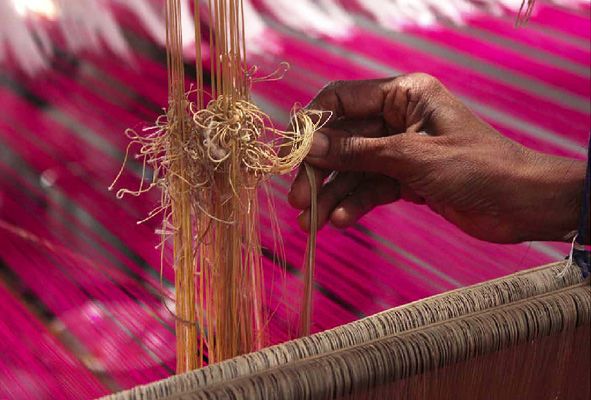 Banarasi saree गरीबी के धागों से बुन रहे बनारस का हुनर