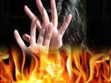 Brunt Woman जेल से छूट कर आए पति ने पत्नी और दो मासूमों को जिंदा जलाया