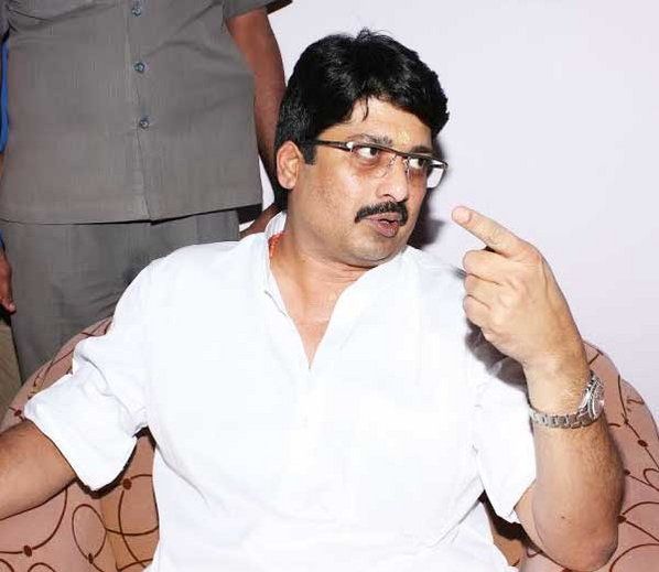 Raja bhaiya राजा भइया के गढ़ में दबंग सपा नेता पर दलित उत्पीड़न में एफआईआर