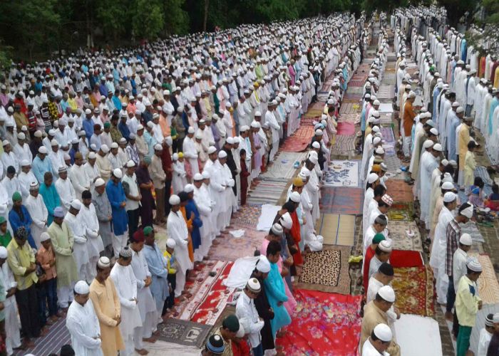 eid namaz एक लाख से अधिक नमाजी कल यहां नमाज अदा करेंगे, देखें वीडियो