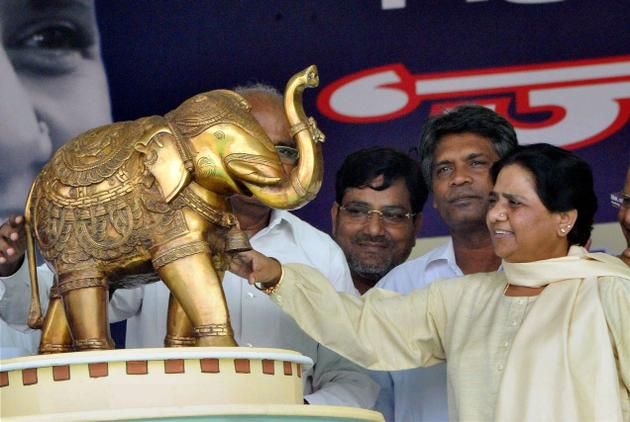 bsp leader mayawati यूपी के चुनावी संग्राम में 'हाथी' छोड़ेगा माया का साथ!