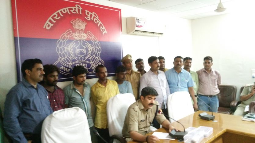 ssp press confrence BREAKIN NEWS गोरखपुर में लूटा था आसाम से आई चायपत्ती से भरा ट्रक