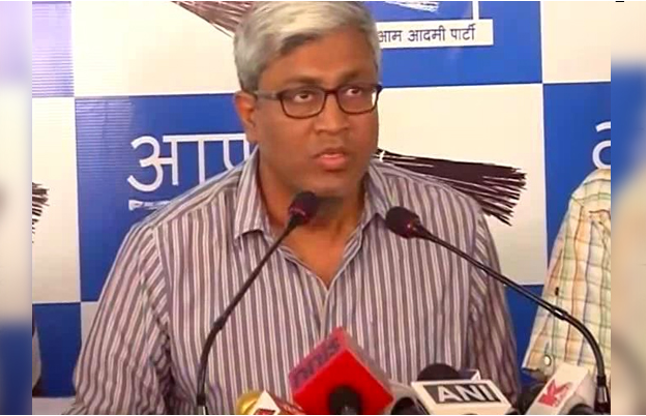 aap leader ashutosh आम आदमी पार्टी ने बोला पीएम मोदी पर हमला