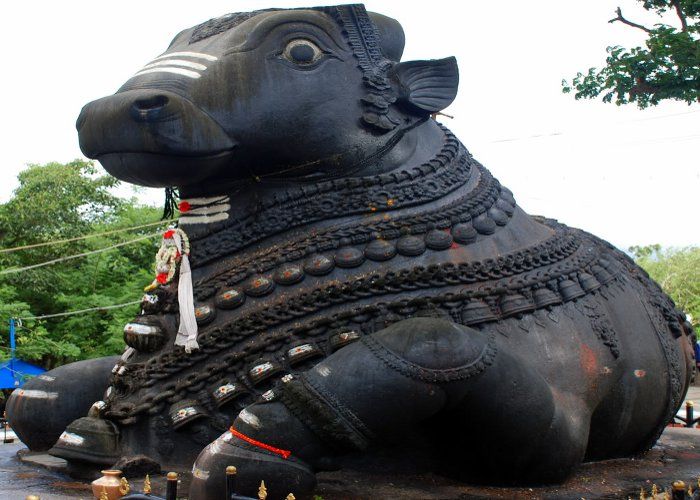 the house, lord shiva, nandi, nandipur,ajaygarh ka सावन में नंदी के कान में कहें मन की बात पूरी होगी मुराद