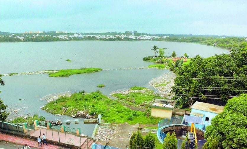 Shahpura Lake Water Shed Throttling Preparations - पानी बहाकर शाहपुरा झील  का गला घोंटने की तैयारी | Patrika News