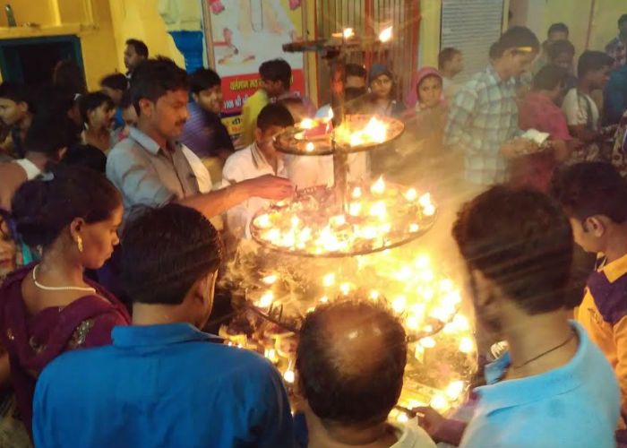 Photo of Sawan Worship in Kailsah Temple कैलाश मेले का हुआ शुभारंभ, भक्तों की उमड़ी भीड़