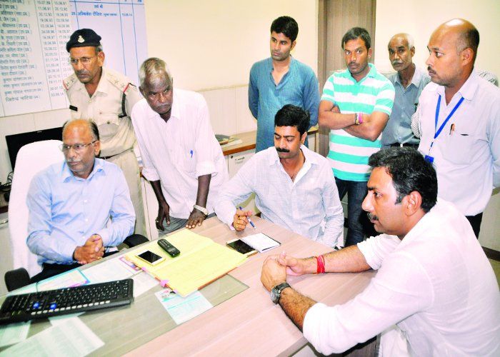 Bank manager questioned ये कैसी सुरक्षा?, न बैंक सतर्क न पुलिस निभा रही ड्यूटी