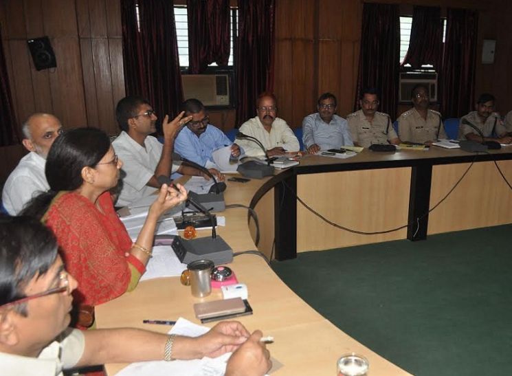 Azamgarh Development meeting मुलायम के आजमगढ़ में पीएम मोदी के बनारस जैसा करो विकास