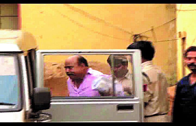 High-profile accused, the Court has taken in a pri रसूखदार आरोपी को पुलिस वीआईपी की तरह निजी वाहन में लेकर गई कोर्ट