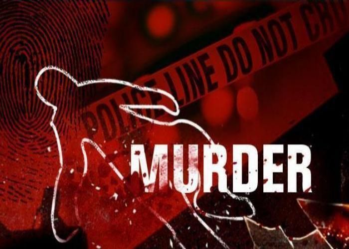 murder पहले करवा चौथ पर पत्नी की हत्या, शव बक्से में रख पति फरार