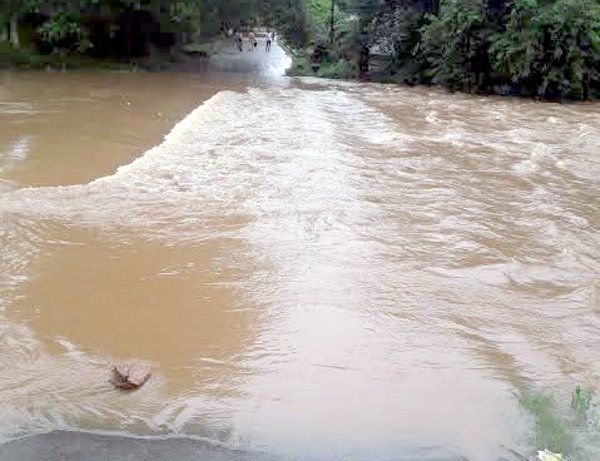 Flood situation सीधी: चुरहट-अमिलिया मार्ग बंद, शहर से लेकर गांव तक बाढ़ के हालात