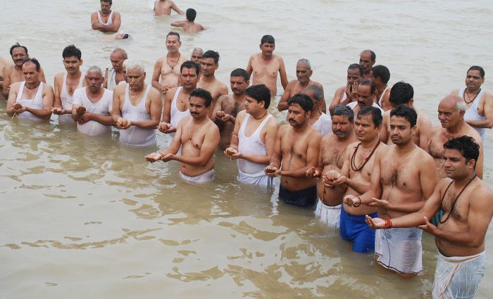 Ashoknagar त्रिवेणी संगम पर मनाया श्रावणी पर्व