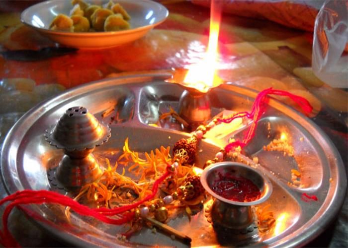 Raksha Bandhan Raksha Bandhan पर लगेगा Chandra grahan, जानें राखी बांधने का शुभ मुहुर्त